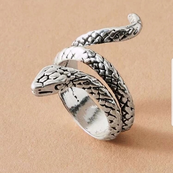 *Zelia* Snake Ring - Picture 3 of 3
